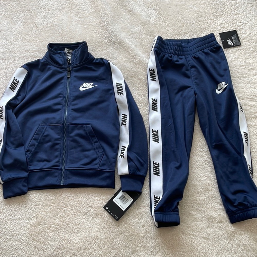 NWT ✨3t toddler boys Navy blue Nike tracksuit